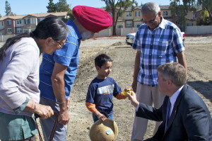 Vice Mayor Griffith talks with some of the neighbors from the City Park (Jena Terrace) Homeowners Association.  Those are their homes in the background.